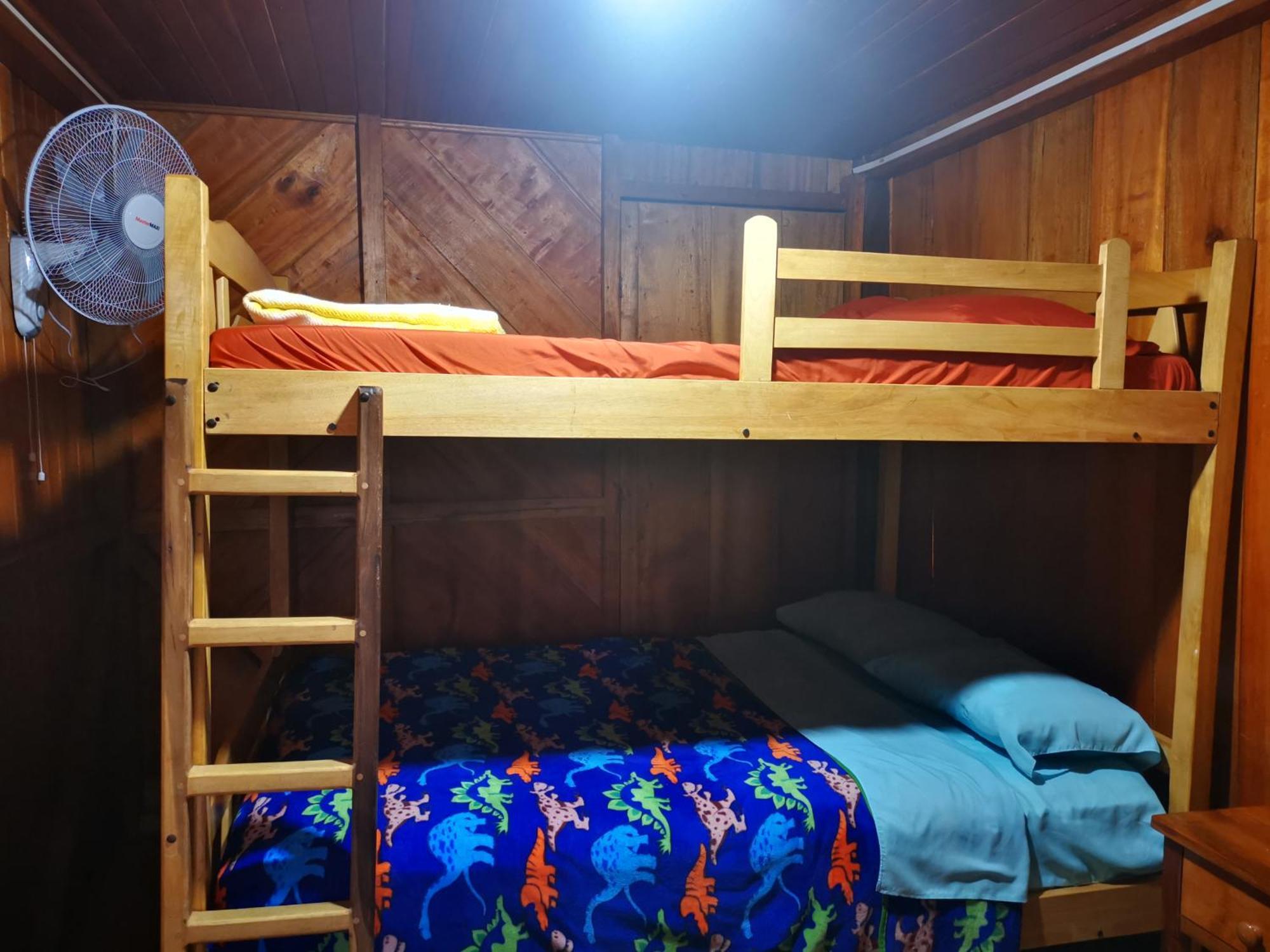 La Tranquilidad Hostel Mindo Luaran gambar